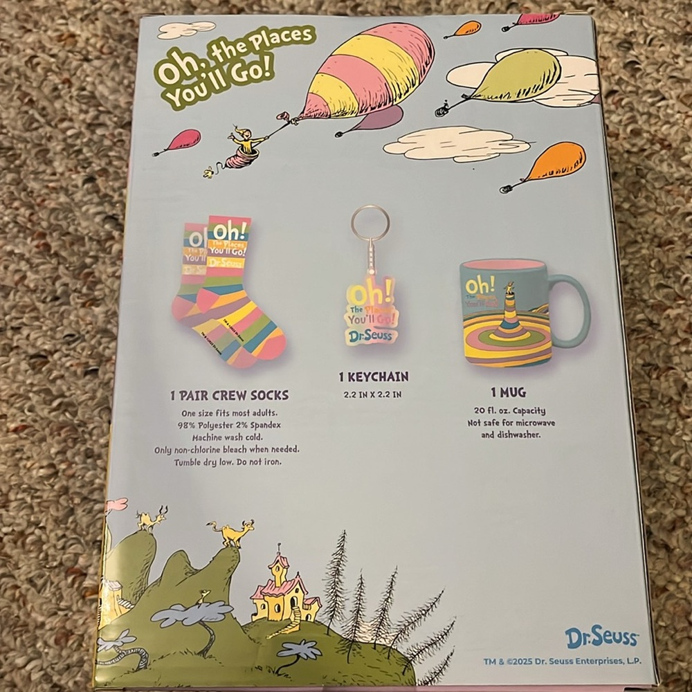 NEW Dr. Suess Oh The Places You’ll Go Mug, Socks and Keychain Boxed Set - Picture 7 of 9